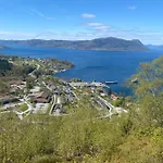 Puntsnes Leilighet Hjelmeland
